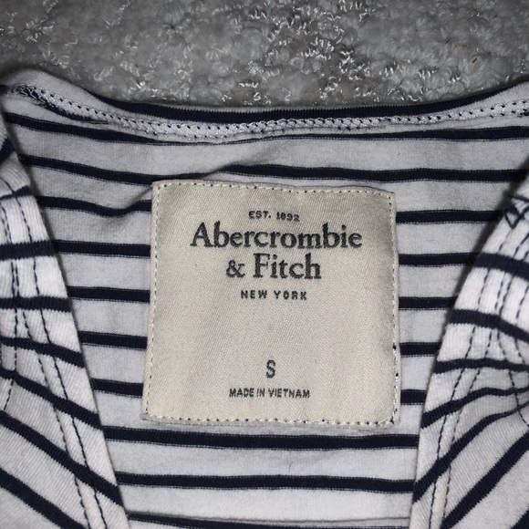 Striped Crop Top - Picture 2 of 3